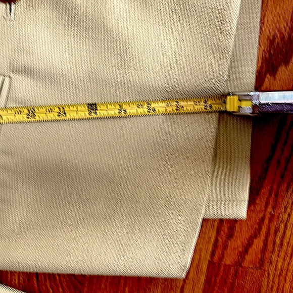 The IT color soft green transitional suit.10p.Lined.Beautiful gold/enamelbuttons - Picture 4 of 8